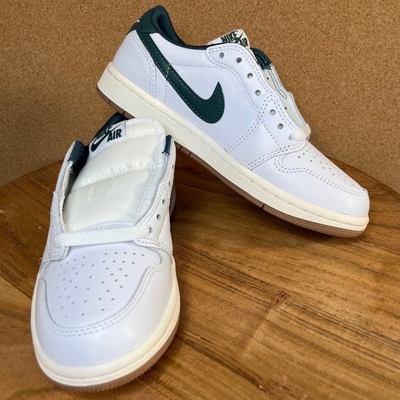 Nike
Jordan 1 OG low
Brand new - Picture 8 of 15